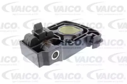 Крепление радиатора VAICO купить