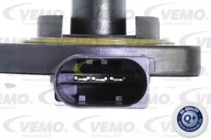Датчик, уровень моторного масла VEMO купить