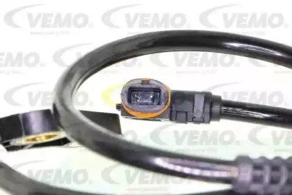 Датчик, частота вращения колеса VEMO купить