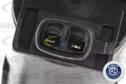 Водяной насос, система очистки окон VEMO купить