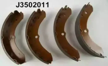 Комплект тормозных колодок NIPPARTS купить