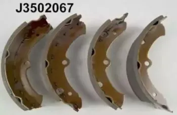 Комплект тормозных колодок NIPPARTS купить