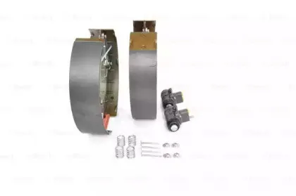 Комплект тормозных колодок BOSCH купить