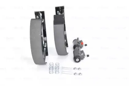 Комплект тормозных колодок BOSCH купить