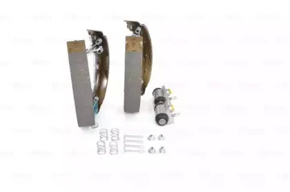 Комплект тормозных колодок BOSCH купить