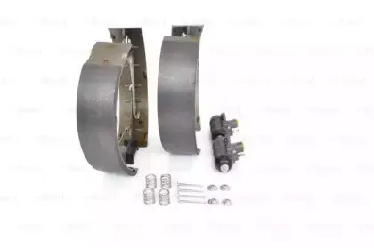 Комплект тормозных колодок BOSCH купить