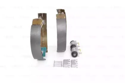 Комплект тормозных колодок BOSCH купить