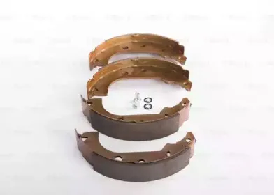 Комплект тормозных колодок BOSCH купить