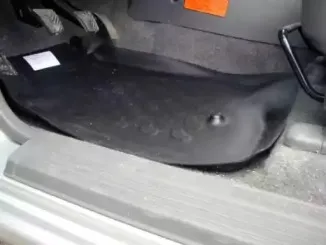 Резиновый коврик с защитными бортами CARBOX купить