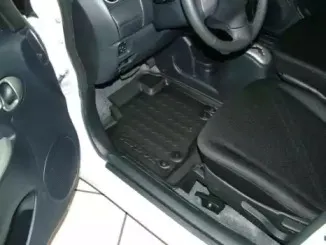 Резиновый коврик с защитными бортами CARBOX купить