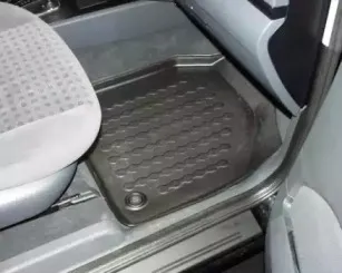 Резиновый коврик с защитными бортами CARBOX купить