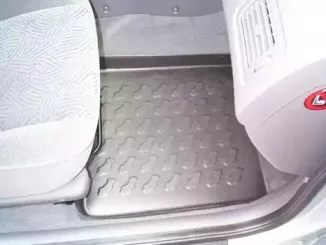 Резиновый коврик с защитными бортами CARBOX купить