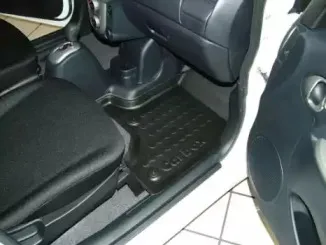 Резиновый коврик с защитными бортами CARBOX купить