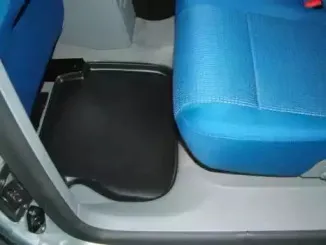 Резиновый коврик с защитными бортами CARBOX купить