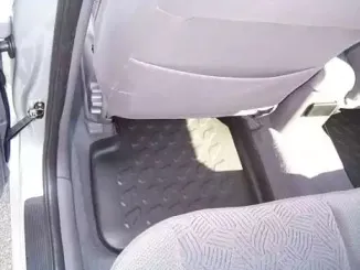 Резиновый коврик с защитными бортами CARBOX купить