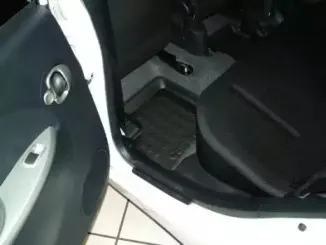 Резиновый коврик с защитными бортами CARBOX купить