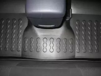 Резиновый коврик с защитными бортами CARBOX купить