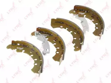 Комплект тормозных колодок LYNXauto купить